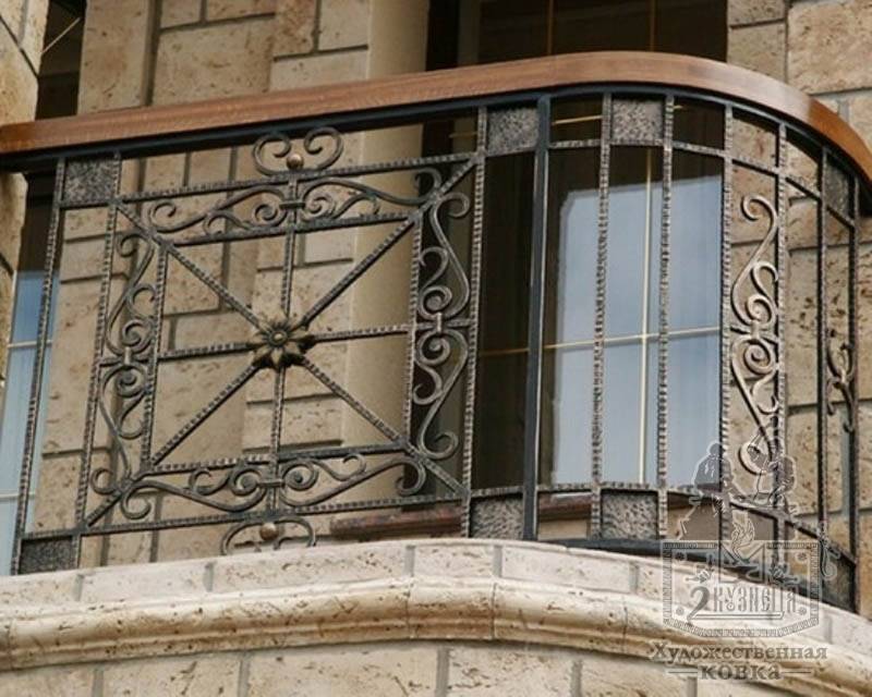 Кованые балконы: что это такое, плюсы и минусы подобного ограждения, фото красивых вариантов перил