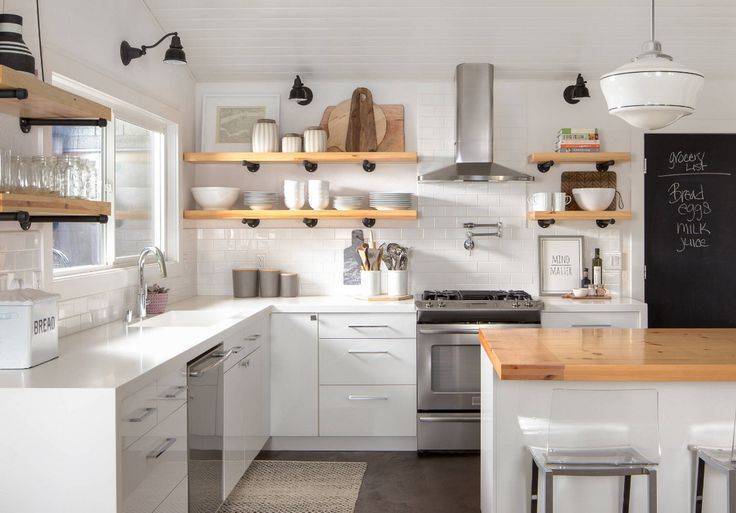 Красивый дизайн кухни без верхних шкафчиков, фото готовых вариантов