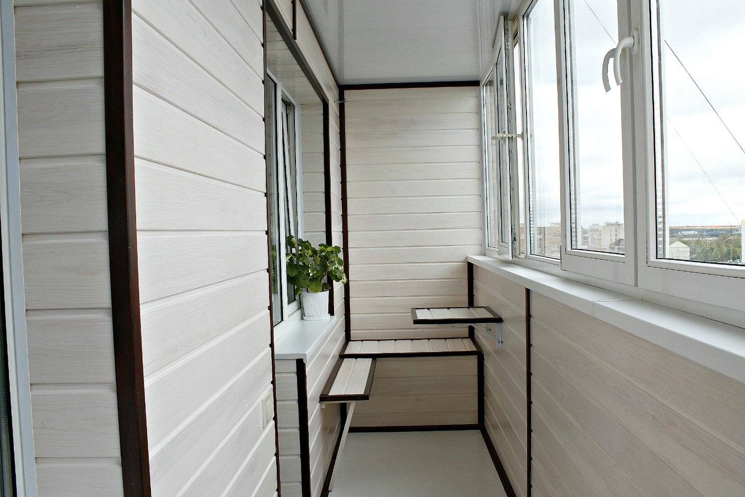 Из чего лучше сделать стены на балконе? (40 фото)