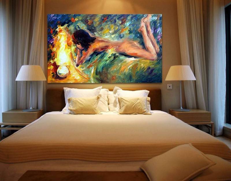 Картины в спальню над кроватью: размещение по фен-шуй и 70+ универсальных сюжетов