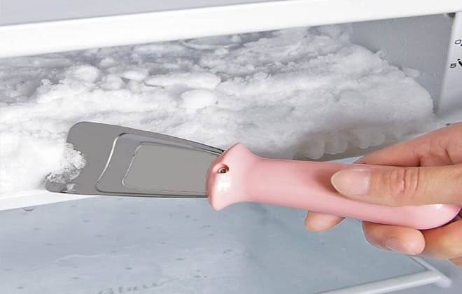 Как быстро разморозить холодильник и как правильно проводить разморозку холодильника