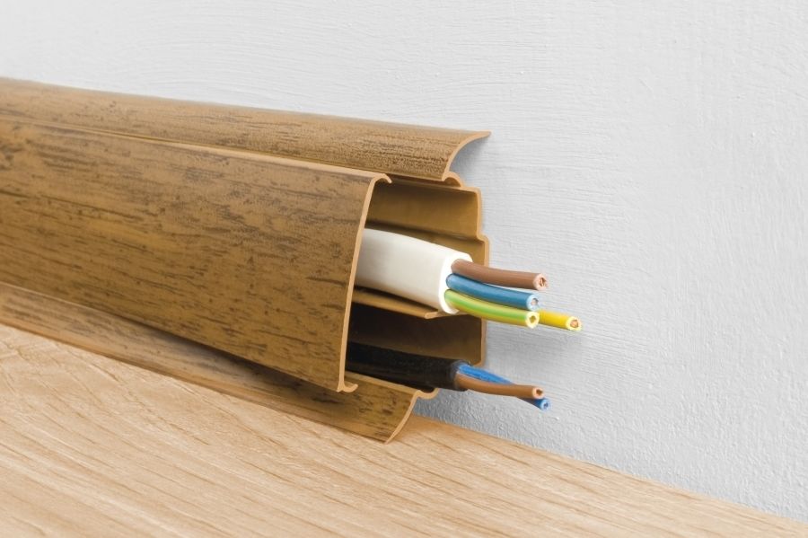 Прокладка кабелей в плинтуса — как укладывать провода в плинтуса после ремонта