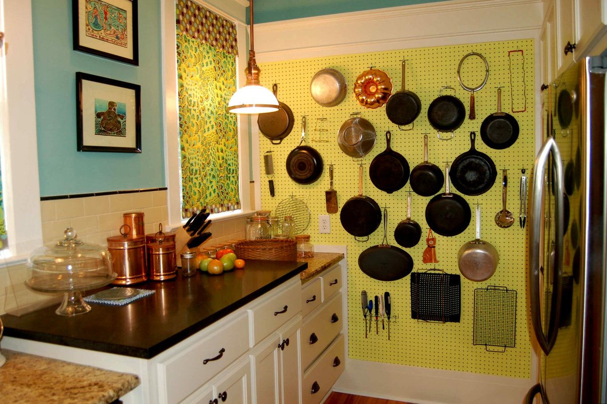Оригинальные идеи оформления стены на кухне с фото