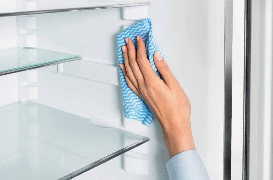 Как убрать запах в морозильной камере холодильника в домашних условиях