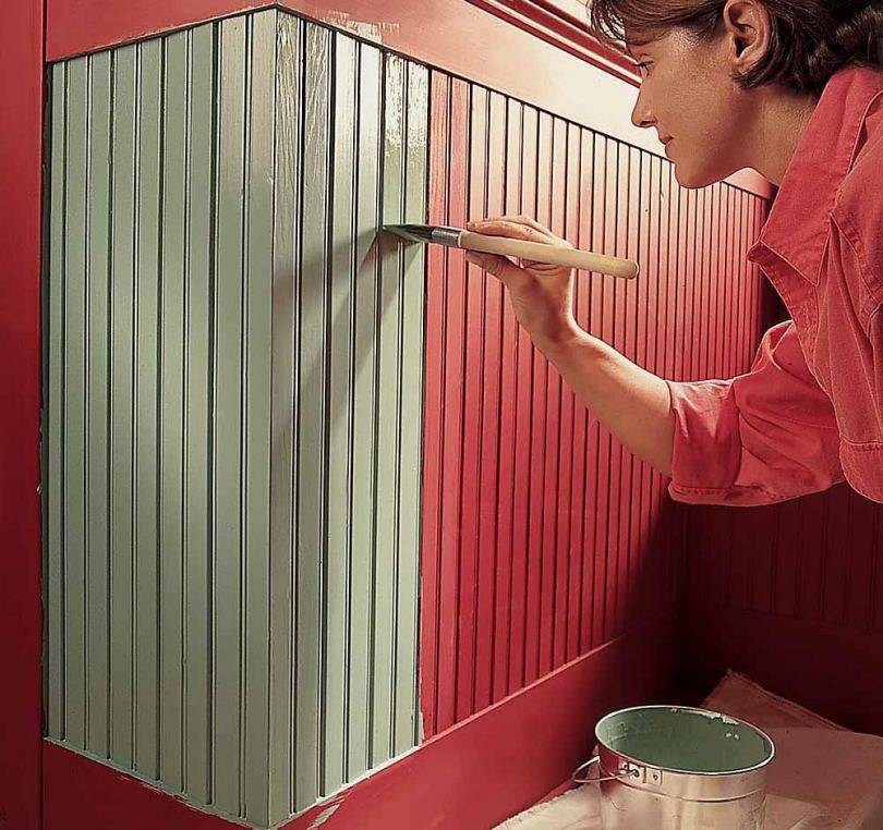 Покраска деревянных дверей: видео-инструкция как покрасить своими руками, технология, фото