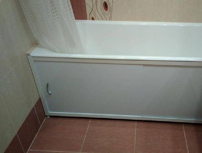 Красиво закрыть ванну. Экран под ванну. Пластиковые экраны для ванной. Экран под ванной. Пластиковый экран под ванну.
