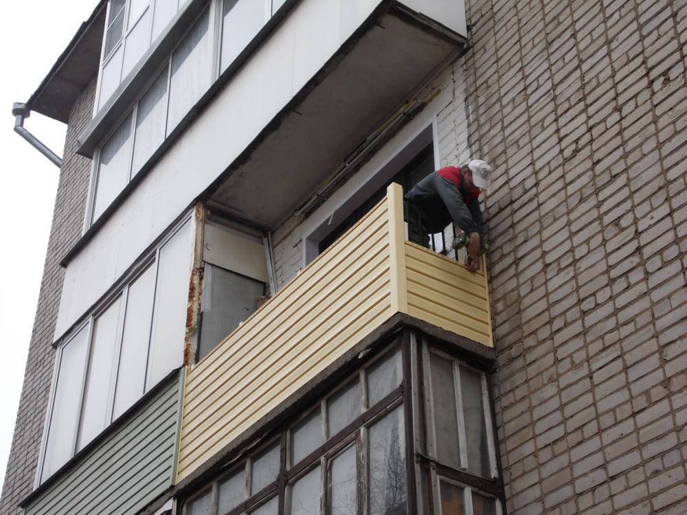 Как самому обшить балкон снаружи