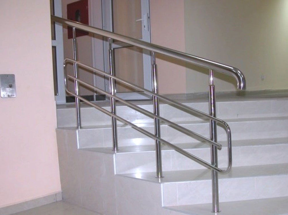 Перила для лестницы из металла: надежно, красиво, привлекательно