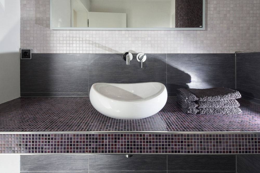 Столешница в ванную комнату — лучшие идеи и новые решения от ведущих производителей (110 фото)