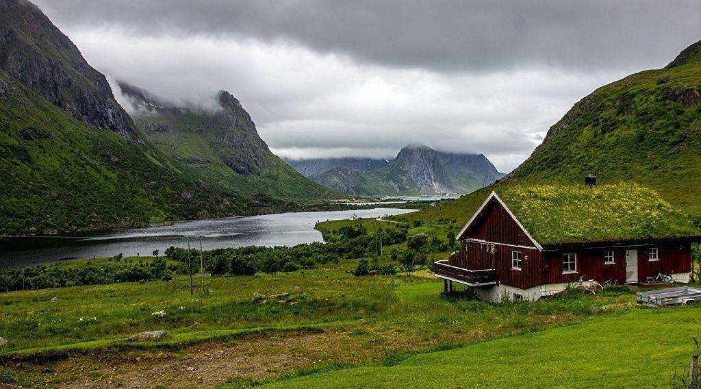 Åkrafjorden: охотничий домик, скрывающийся в горах Норвегии