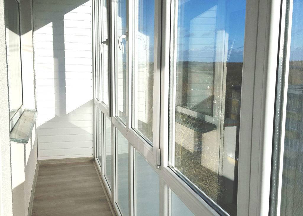 Панорамный балкон — варианты применения панорамного остекления на балконе (145 фото и видео)