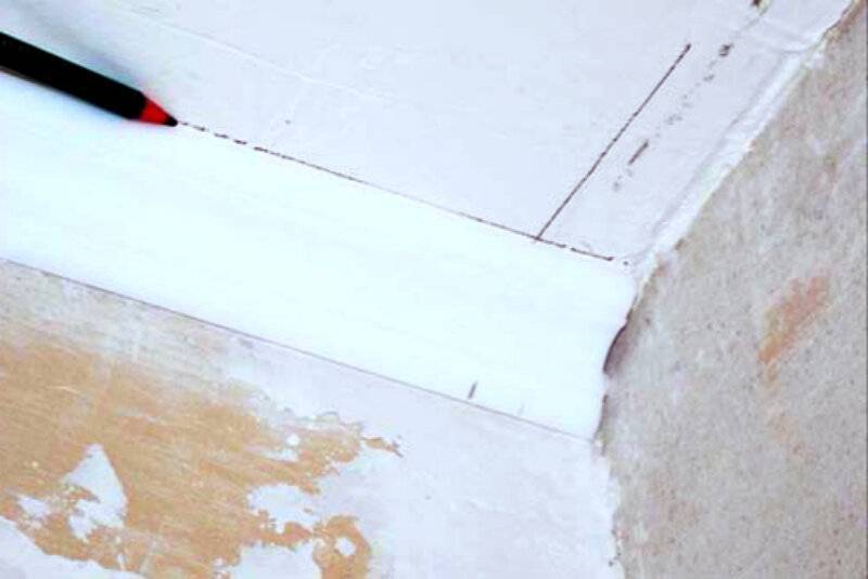 Как стыковать потолочный плинтус в углах: как правильно состыковать, соединить, стыковка и подгонка в углу потолка