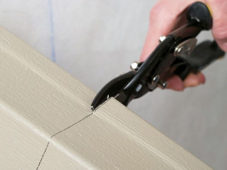 Чем резать виниловый сайдинг при проведении работ по сборке покрытия | mastera-fasada.ru | все про отделку фасада дома