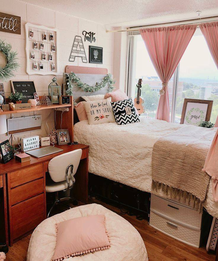 Уютная спальня (83 фото) - как сделать уютную спальню в доме с красивой и современной мебелью