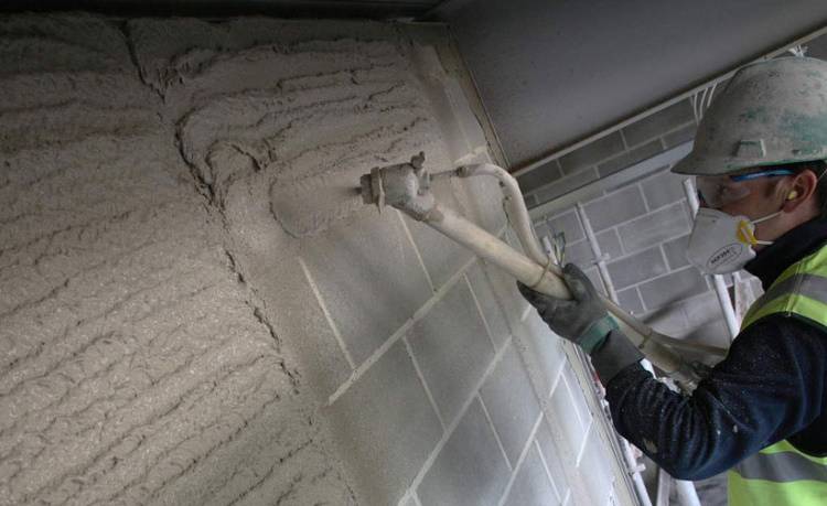 Раствор внутренней штукатурки. Технология штукатурки стен цементно песчаным раствором. Цементный раствор для штукатурки стен. Высококачественная штукатурка стен. Цементная штукатурка нанесение.
