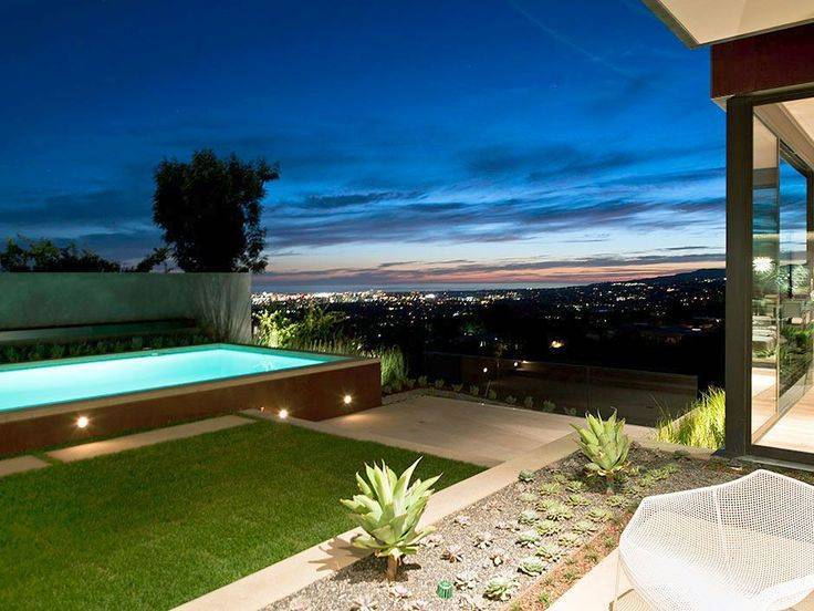 Резиденция sunset strip с потрясающим видом на лос-анджелес