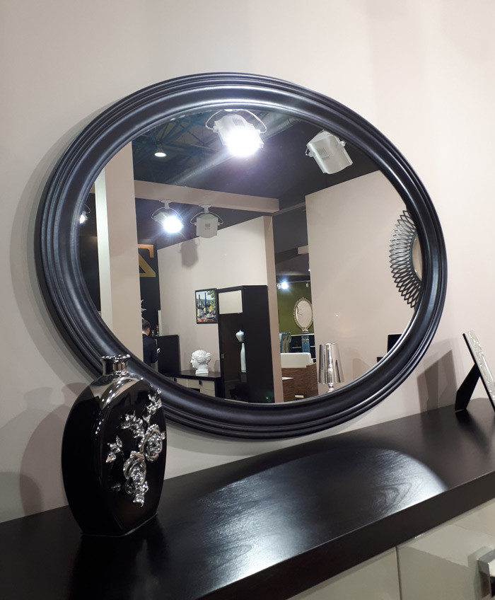 Зеркала в интерьере гостиной, прихожей: идеи оформления большого зеркала на стене, композиции - 44 фото