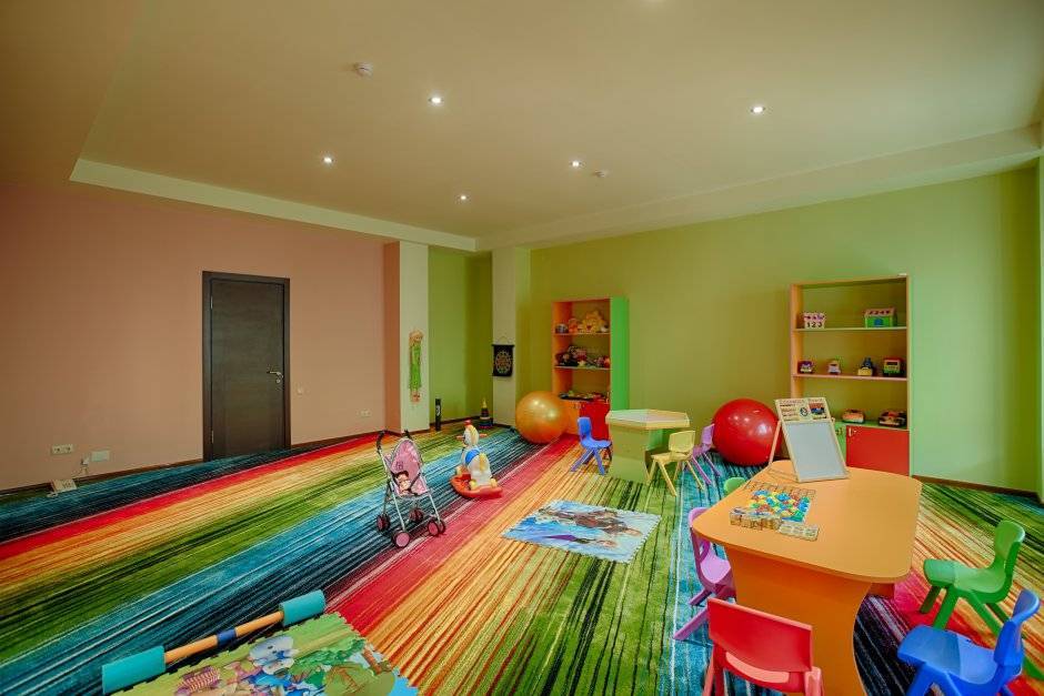 Потолок в детской комнате