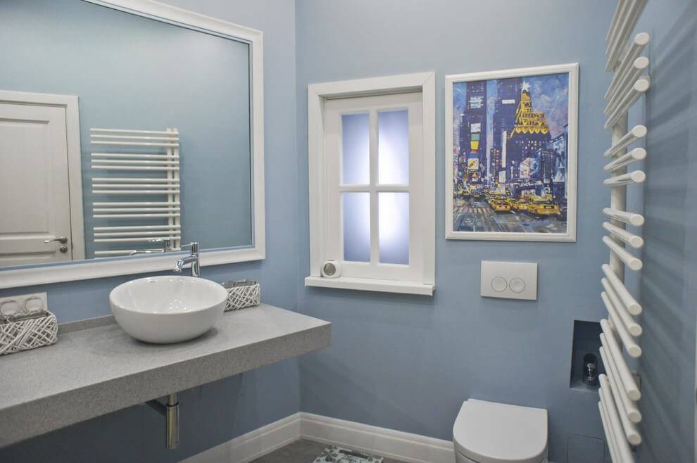 Окно в ванной комнате – преимущество и нюансы декора