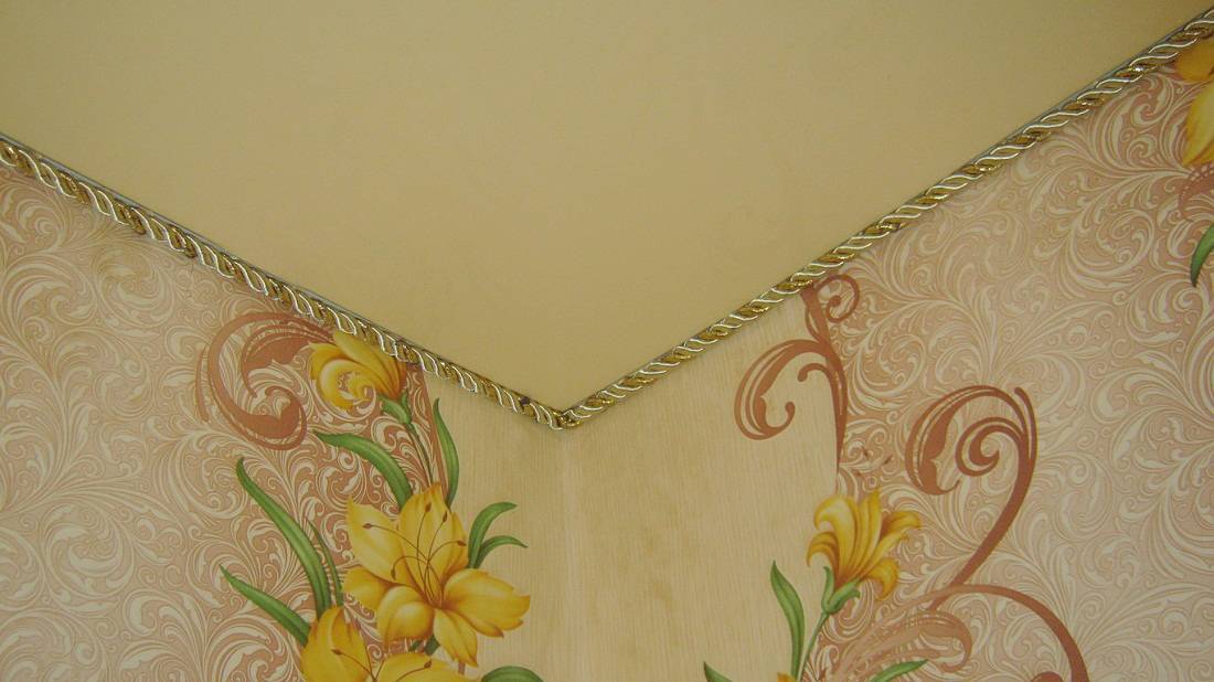 Декоративный шнур для натяжных потолков — способы монтажа и фото