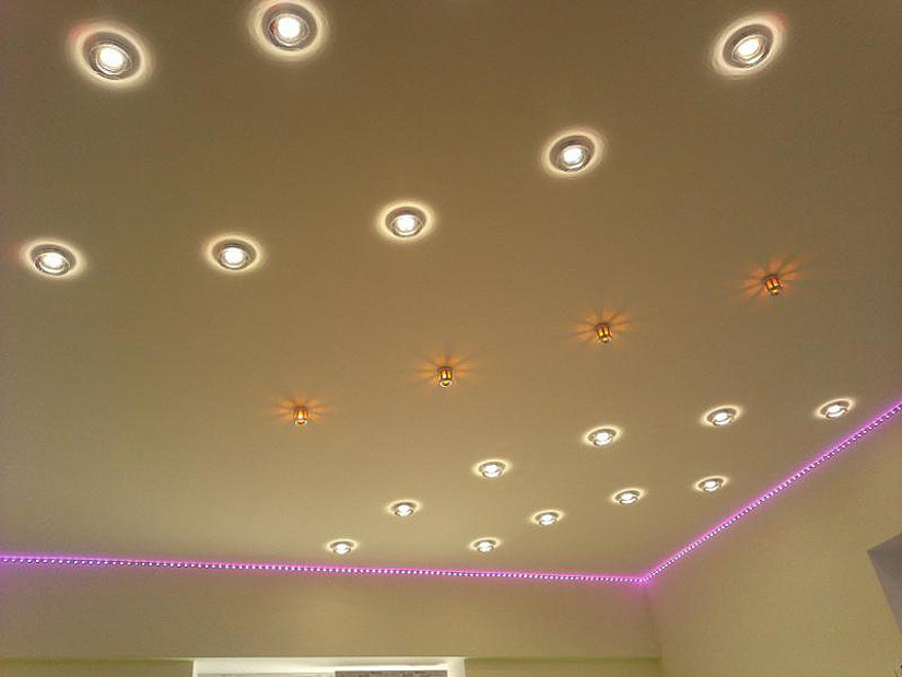 Как расположить светильники на натяжном потолке