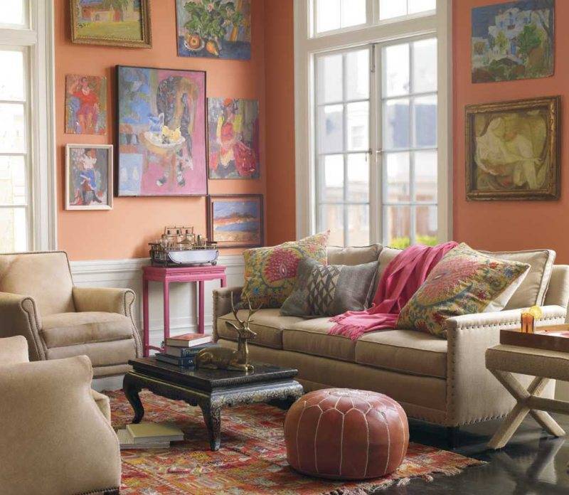 Какие оттенки гармонируют с персиковым цветом стен: фото интерьеров
