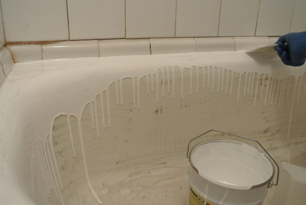 Покраска чугунной ванны своими руками — пошаговое видео и фото