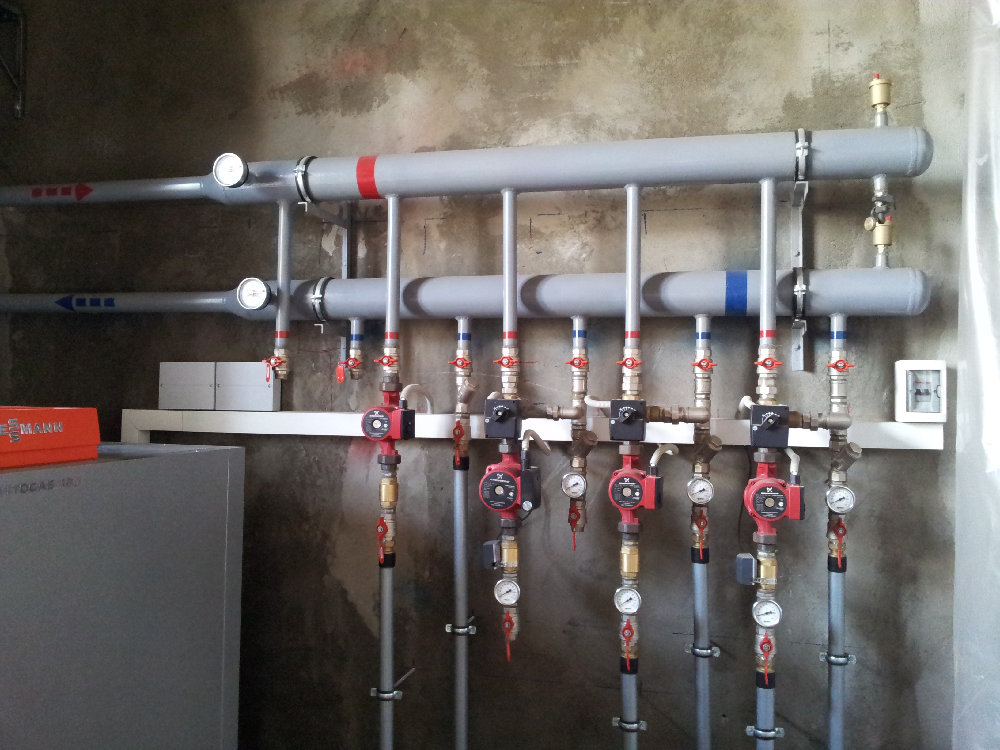 Распределительная гребенка системы отопления: особенности, монтаж и конфигурация