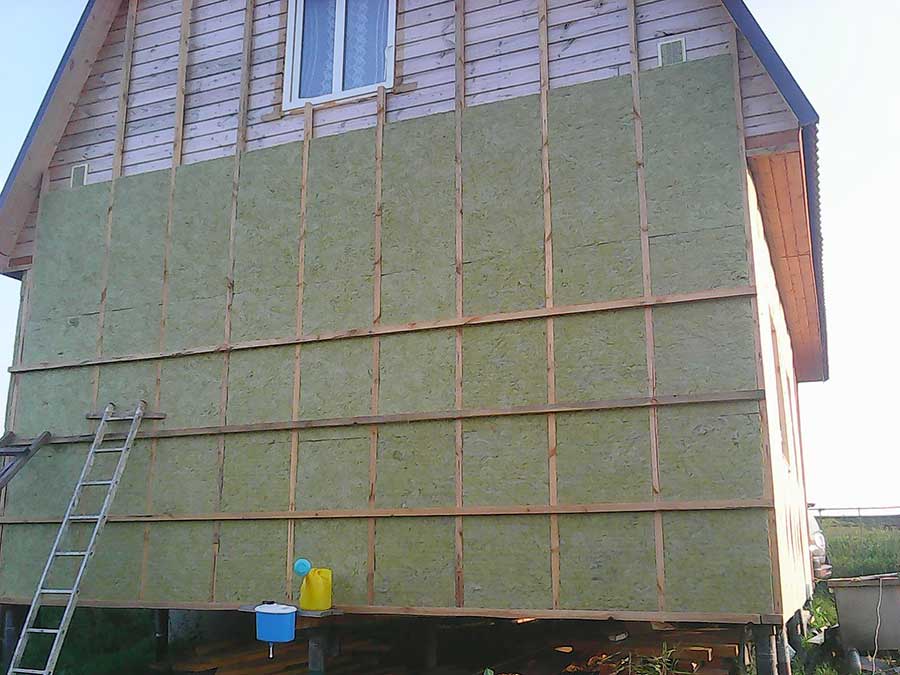 Самостоятельное утепление стен деревянного дома снаружи минватой