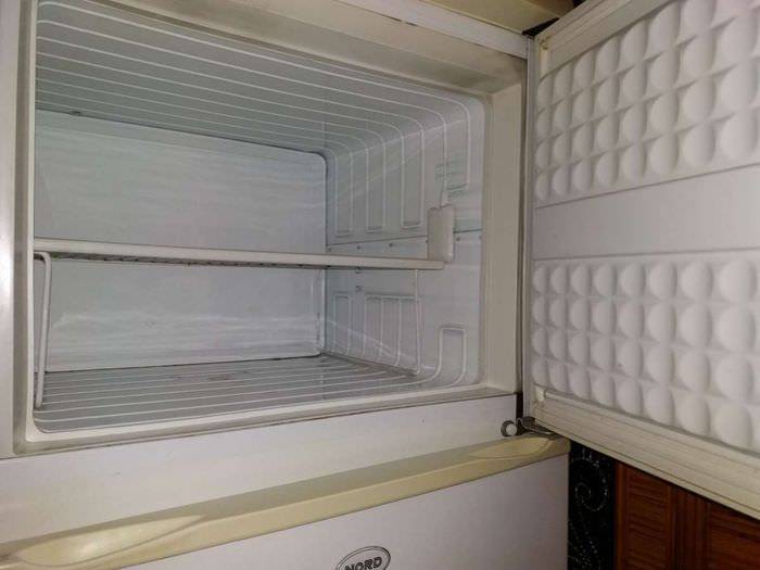 Зимний холодильник. Холодильник зим. Зима в холодильнике. Холодильник до после. Можно ли холодильник на морозе