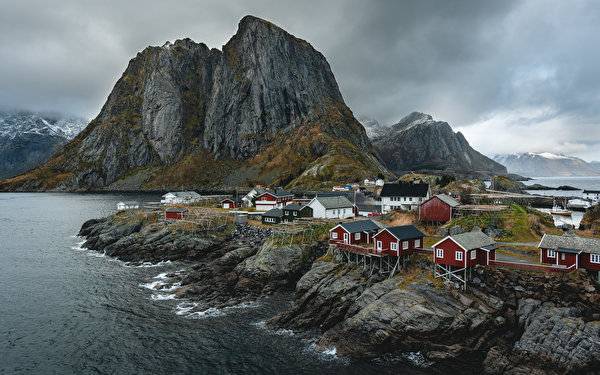 Åkrafjorden: охотничий домик, скрывающийся в горах Норвегии