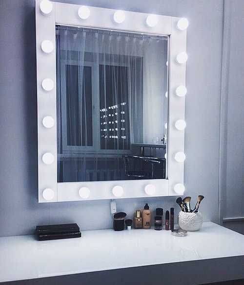 Гримерное зеркало с лампочками: 75 элегантных идей для гардеробной, спальни и ванной