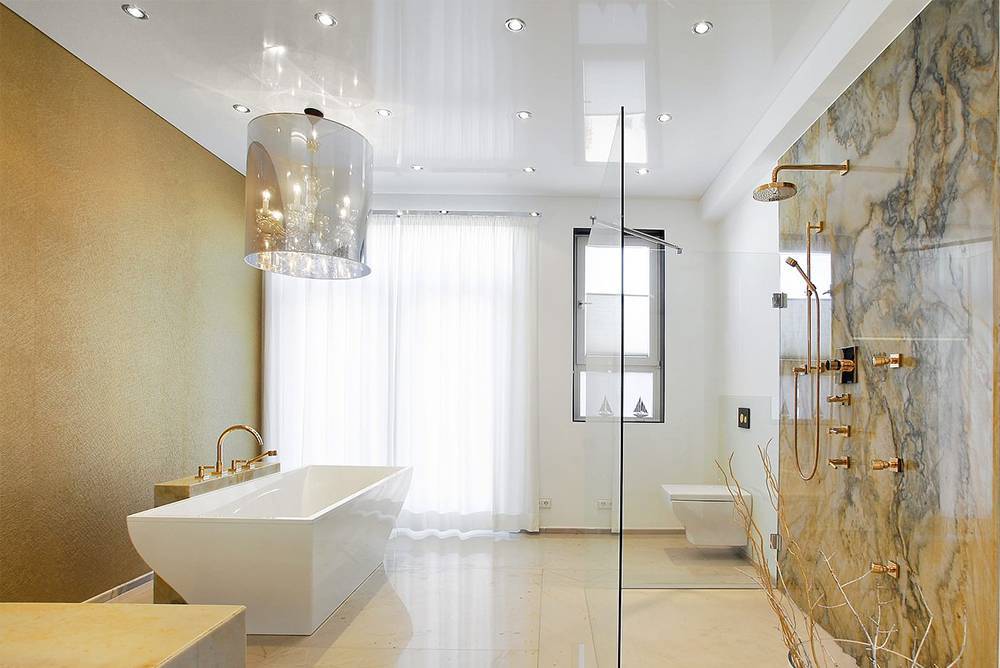 Можно ли натяжной потолок в ванной комнате? фото, плюсы и минусы