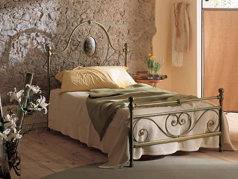 Односпальная кровать с матрасом и без: как выбрать, чтобы было удобно?