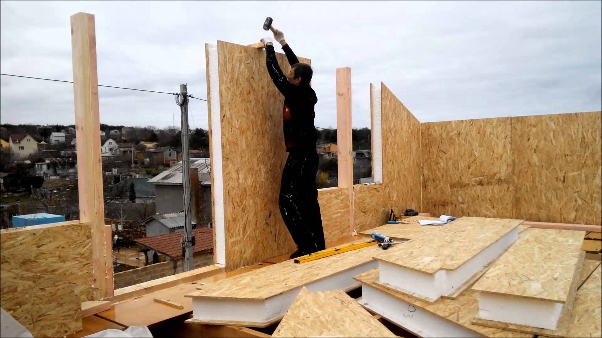 Строительство домов из сип-панелей: преимущества и основные этапы технологии