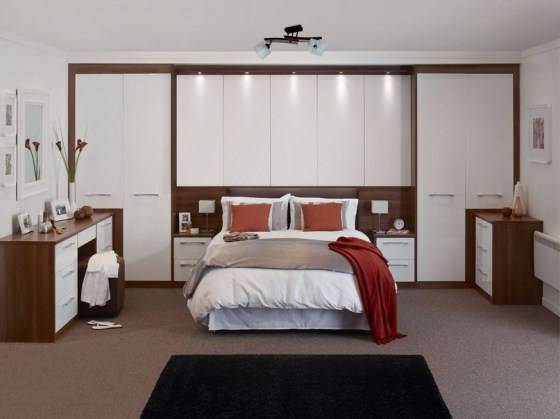 Что повесить над кроватью в спальне - обзор лучших идей и новинок дизайна (100 фото)