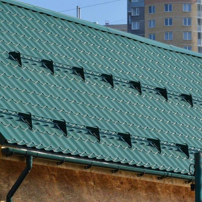 Снегозадержатели на крышу — особенности устройства и рекомендации по применению (80 фото)