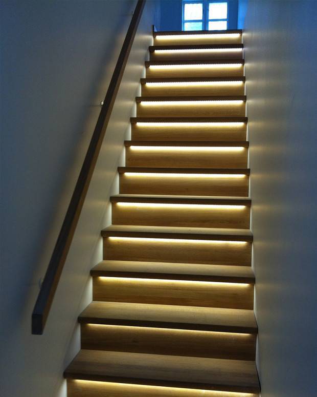 Подсветка ступеней лестницы с датчиком: светодиодная, встраиваемая
