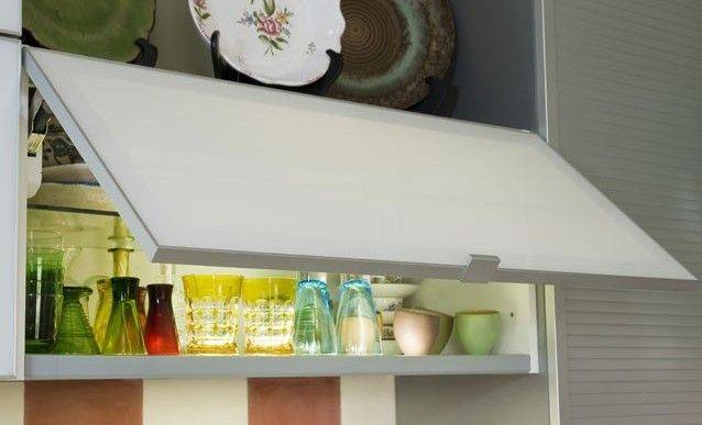 Доводчики для кухонных шкафов: залог долговечной эксплуатации мебели