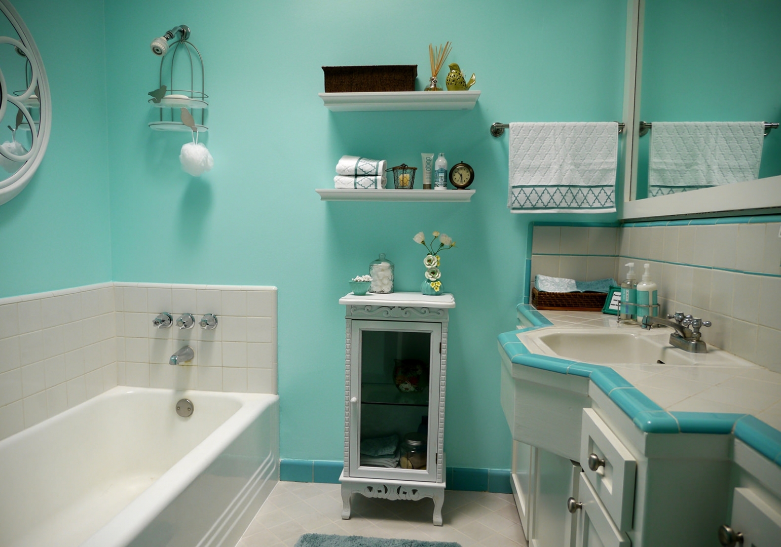 Покраска стен ванной комнаты: выбор краски и подготовка поверхности, пошаговая инструкция окрашивания и разные методы